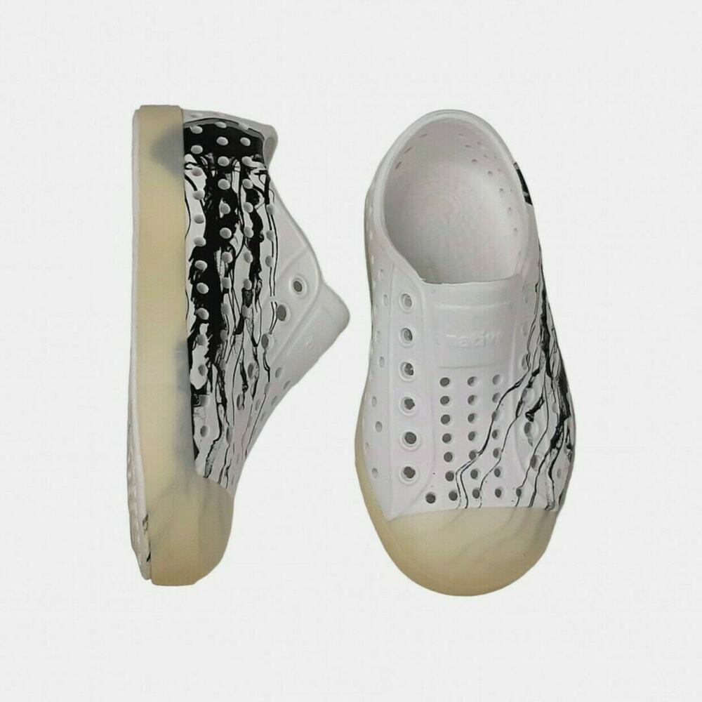 Native Jefferson Black & White Jellyfish Print